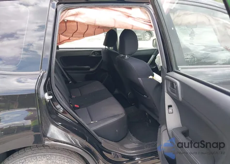 2015 Subaru Forester 2.5I z USA, uszkodzony, nr VIN JF2SJABCXFH597446